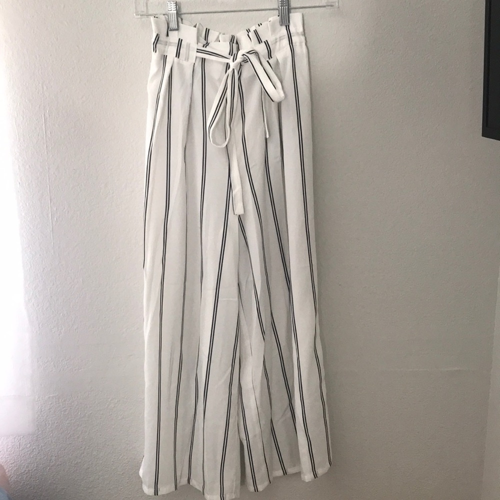 stripped white&black flowy pants